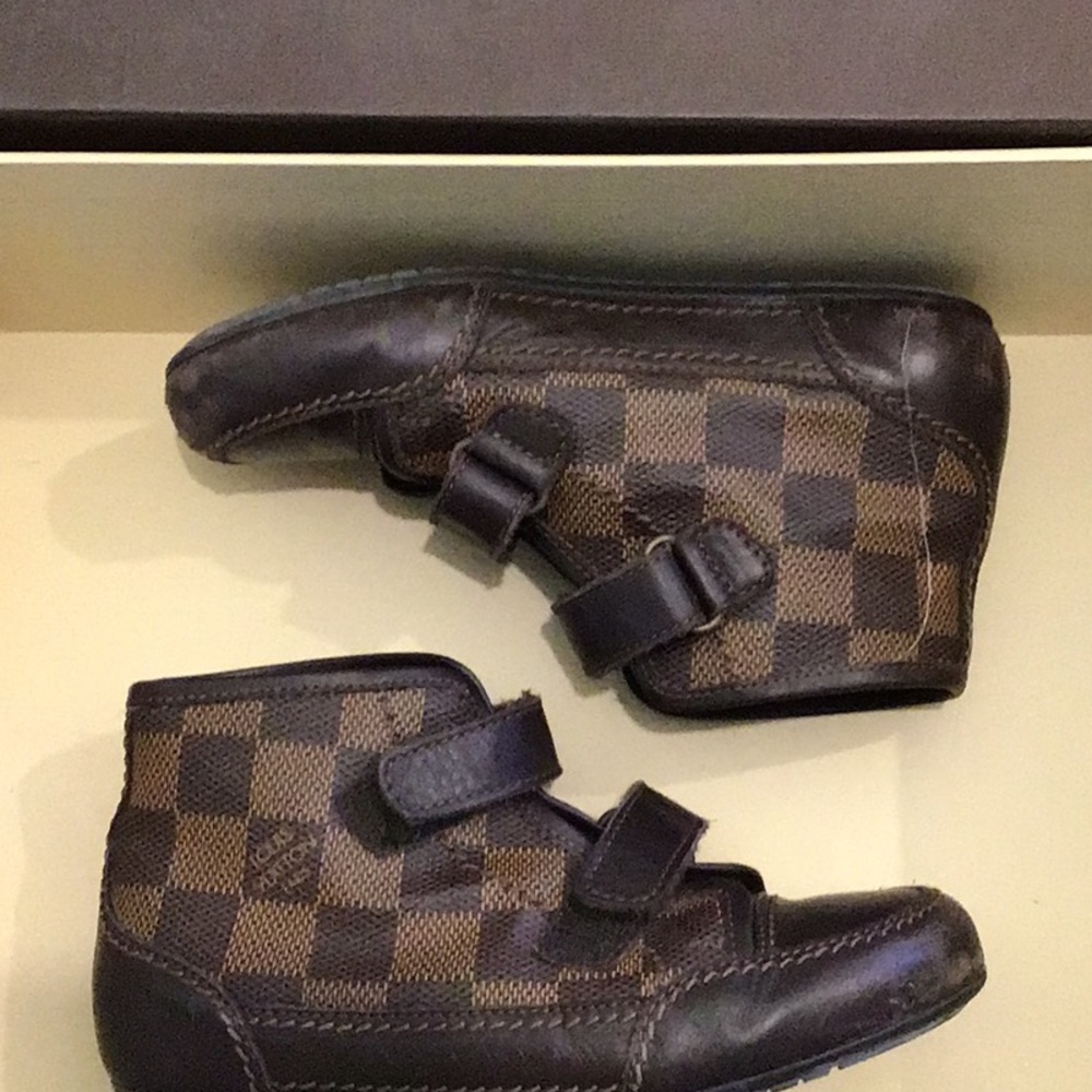 LV shoes AUTHENTIC